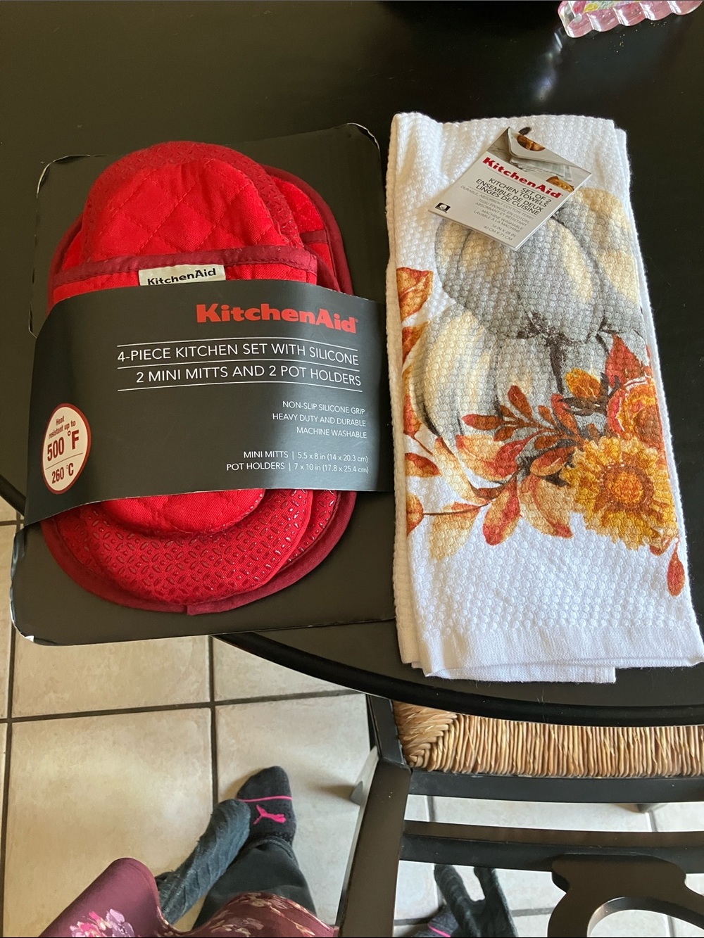 KitchenAid Red Silicone Mini Mitts & Autumn Floral Tea Towel Set